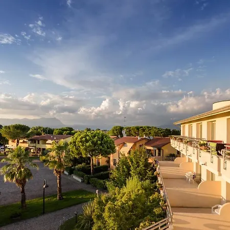 Du Parc 4* Сірміоне